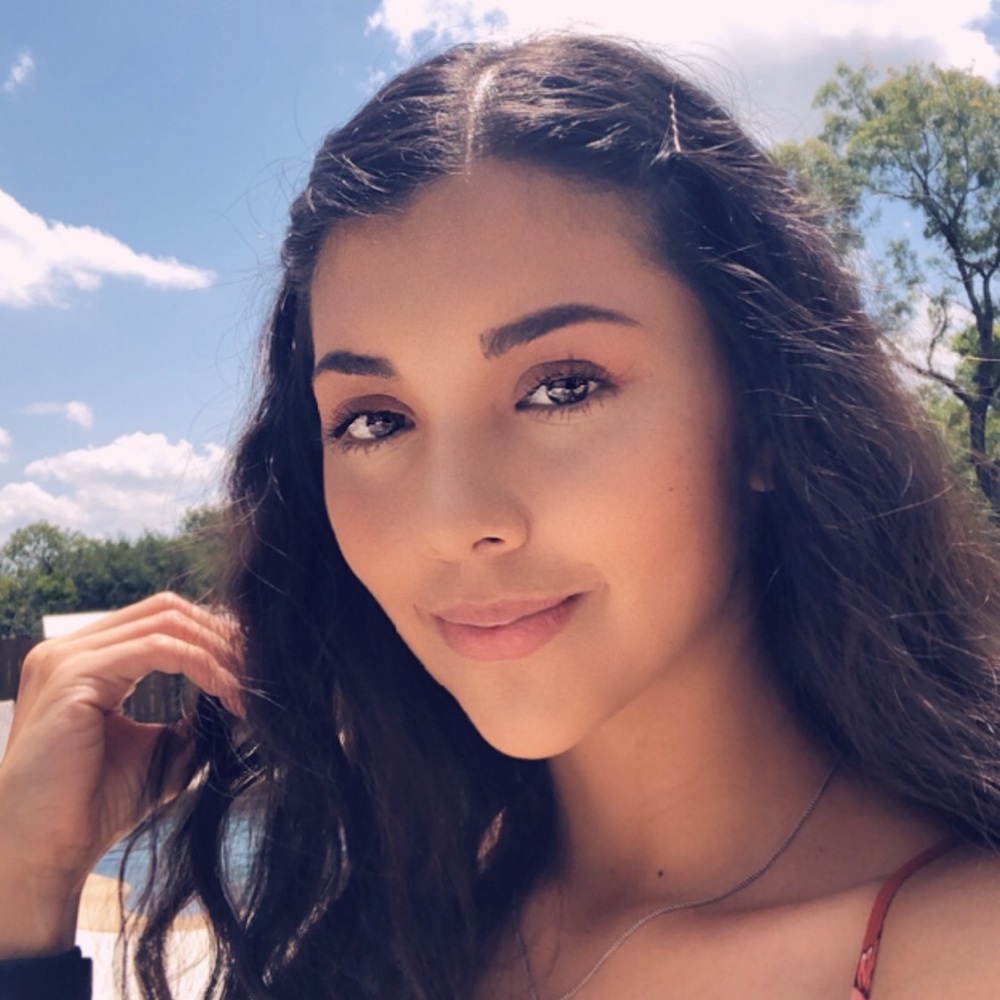 Meet your Posher, Kayla